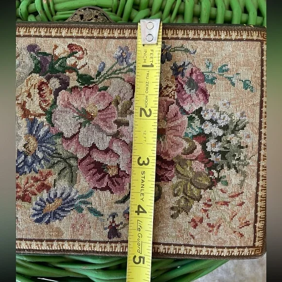 Vintage Austrian floral clutch - Picture 7 of 8